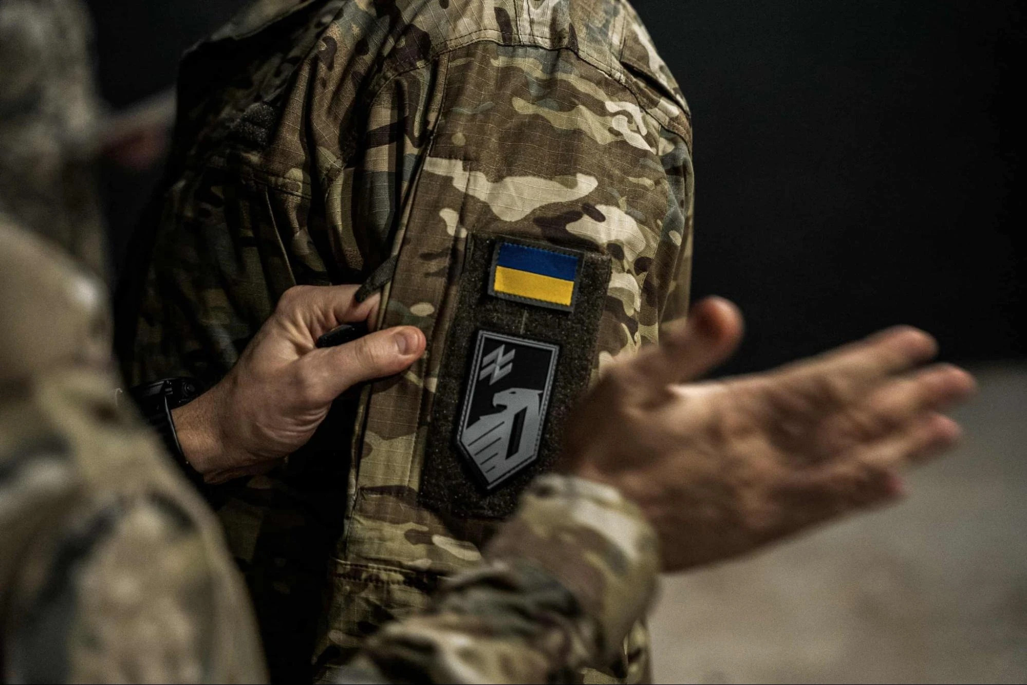посада діловода в азові