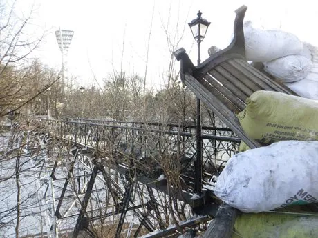 У Києві підгорів міст закоханих — фото 3