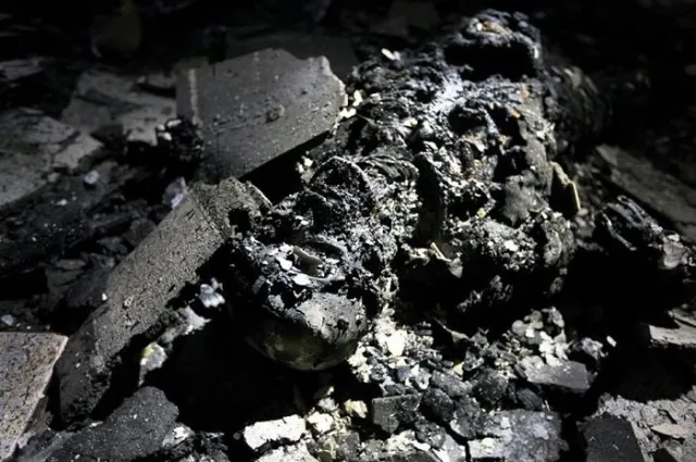 Шокуючі кадри пожежі, де загинуло більше 40 майданівців (Відео) — фото 1