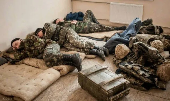 Морські піхотинці вже кілька тижнів тримають оборону і не здаються російським окупантам (Фоторепортаж) + (Відео) — фото 6