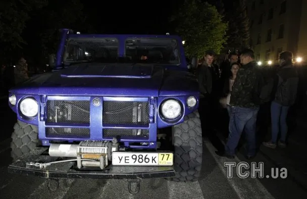 Луганські сепаратисти отримали від Жириновського броньований позашляховик «Тигр» (Фото) — фото 2