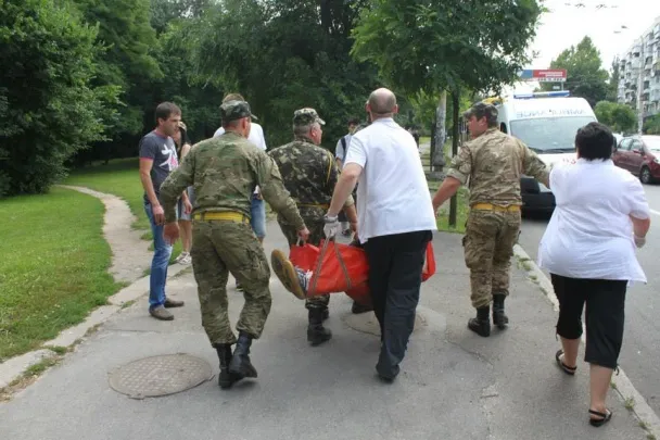 Жахливе ДТП у Києві. Маршрутка врізалась в стовп (Фоторепортаж) + (Відео) — фото 7