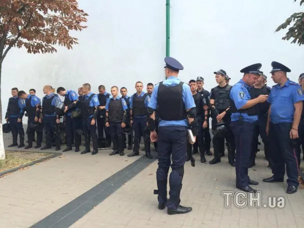 Під Лаврою збираються протестувальники (Фото) — фото 1