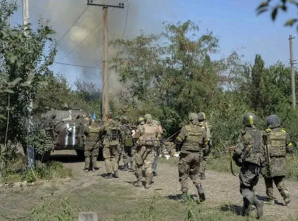 У місті Іловайськ на Донеччині вже майже місяць тривають бої між силами АТО та терористами (Фоторепортаж) + (Відео) — фото 3