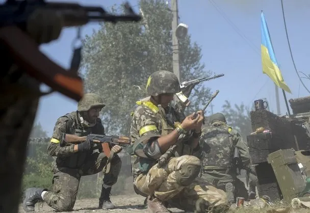 У місті Іловайськ на Донеччині вже майже місяць тривають бої між силами АТО та терористами (Фоторепортаж) + (Відео) — фото 6