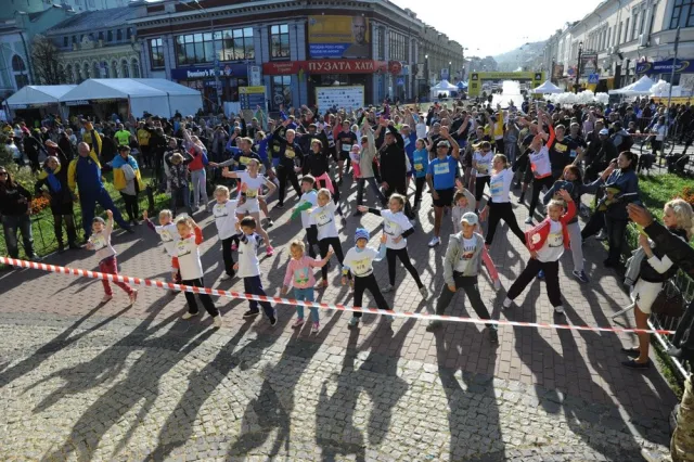У Києві відбувся наймасовіший і найграндіозніший забіг року - Kyiv Half Marathon 2014 (Фото) — фото 3