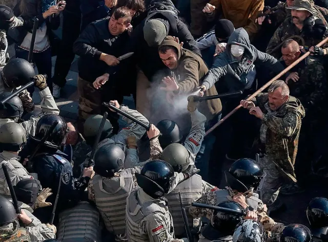 Що відбувалося під Верховною Радою (Фоторепортаж) — фото 8