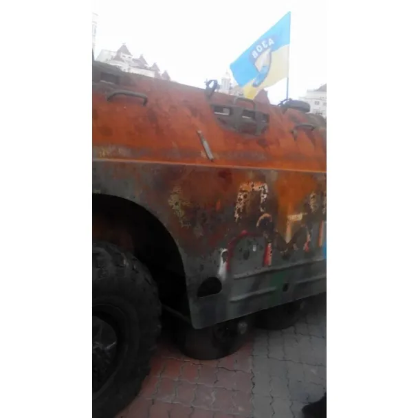 Із зони АТО до Києва привезли військові трофеї батальйону «Азов», який нещодавно став полком (Фото) — фото 4