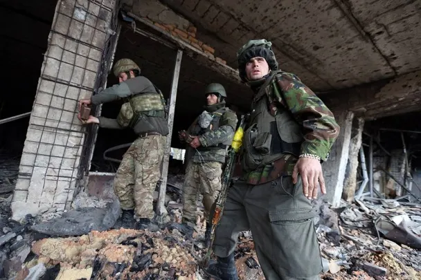 Вражаючі фото «кіборгів»: побут, бої і український прапор (Фоторепортаж) — фото 5