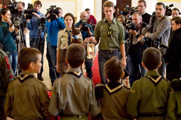 У столичній мерії запалили свічку з Вифлеємським вогнем (Фото) + (Відео) — фото 2