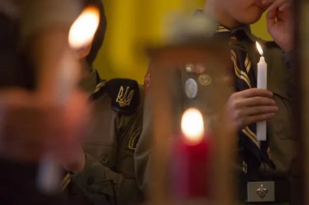 У столичній мерії запалили свічку з Вифлеємським вогнем (Фото) + (Відео) — фото 3
