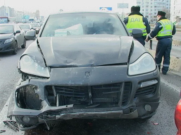 В масштабній ДТП за участю п'яти автомобілів постраждали двоє маленьких дітей (Фото) — фото 2