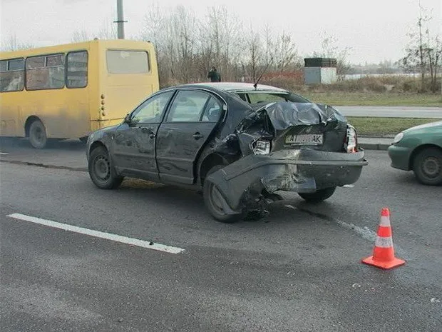 В масштабній ДТП за участю п'яти автомобілів постраждали двоє маленьких дітей (Фото) — фото 4