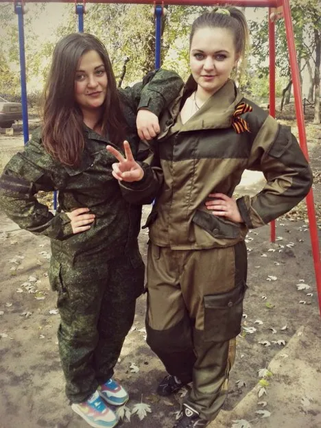 На Донбасі затримали 19-річну снайперку, яка вбила щонайменше 10 українських бійців (Фото) — фото 1