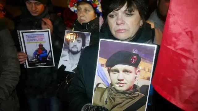На столичному Майдані Незалежності пом'янули перших жертв з Небесної сотні (Фоторепортаж) + (Відео) — фото 4