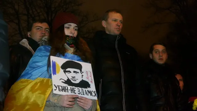 На столичному Майдані Незалежності пом'янули перших жертв з Небесної сотні (Фоторепортаж) + (Відео) — фото 8