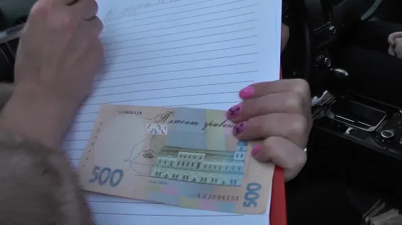 В столиці тандем посадовців «погорів» на хабарі — фото 1