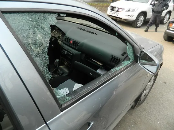 У столиці затримали злодія під час вчинення крадіжки з автомобіля — фото 1