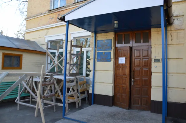 Кияни разом з волонтерами продовжують ремонтувати військовий госпіталь (фото) + (відео) — фото 1