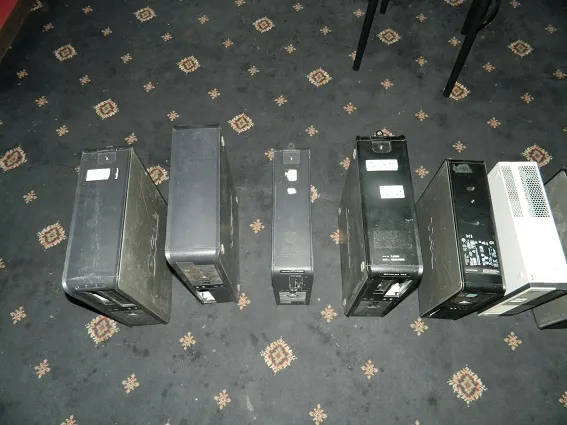 Працівники міліції припинили діяльність грального закладу (відео) — фото 1
