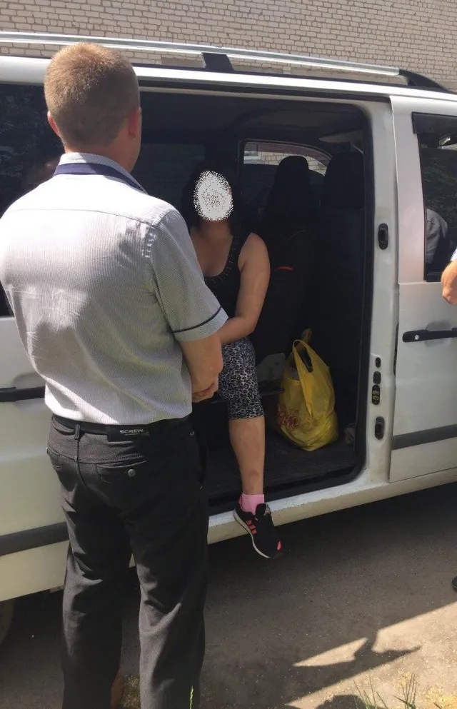 Жінка під Києвом намагалася продати дитину — фото 1